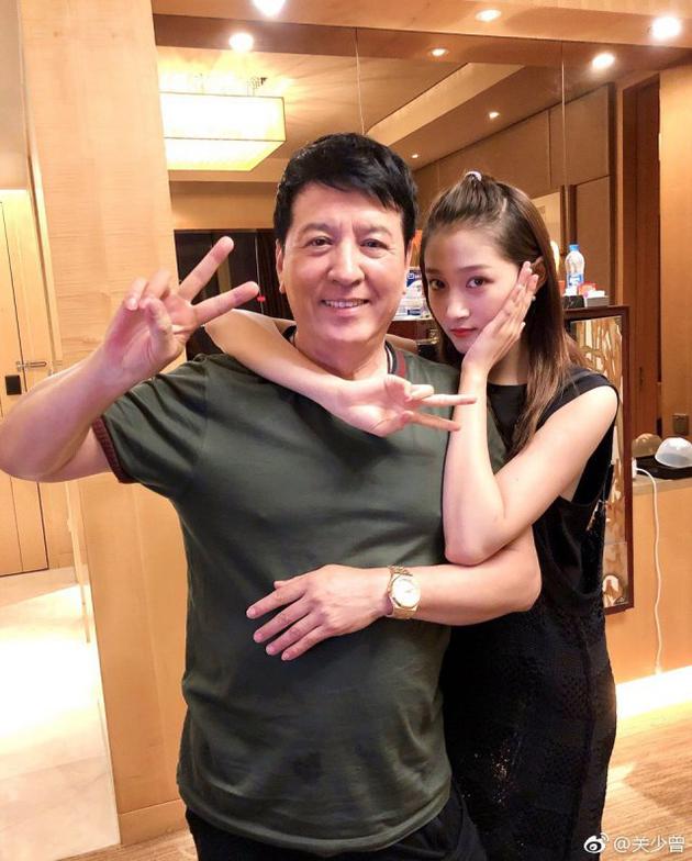 关少曾与女儿关晓彤