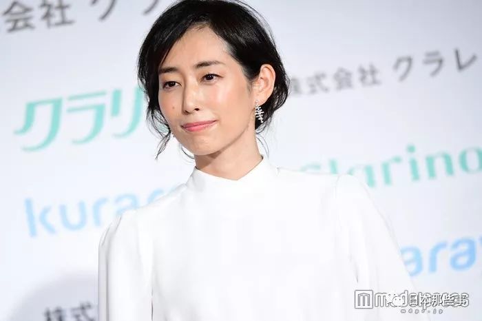 美腿大奖举行颁奖礼 荣仓奈奈山本美月大秀长腿