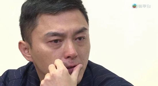 演员杨明出狱后采访眼眶湿润 鞠躬向公众道歉
